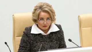 Спикер Совета Федерации Валентина Матвиенко заявила, что решить демографический кризис помогут переезд из мегаполисов в частные дома по всей стране, большие семьи и цветы во дворах, на фоне рекордно низкой рождаемости и естественной убыли населения.