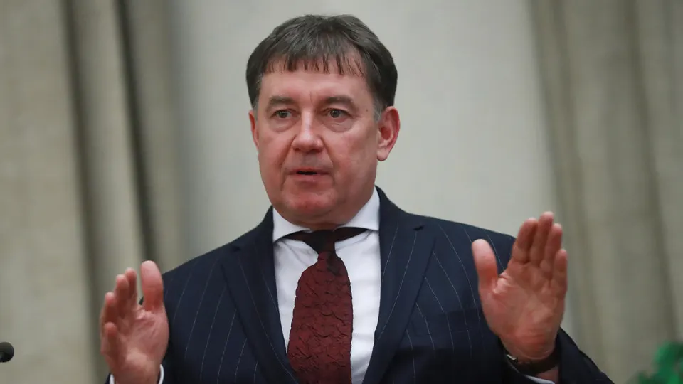 Мосгорсуд подтвердил решение о национализации более 100 объектов недвижимости и сети бизнес-отелей Marton, связанных с бывшим председателем Совета судей России Виктором Момотовым, которого Генпрокуратура связывает с криминальными авторитетами и незаконным бизнесом.