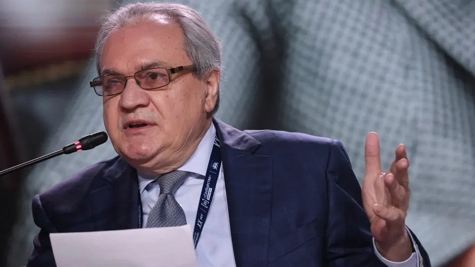 Глава Совета по правам человека Валерий Фадеев заявил, что россияне, пользующиеся VPN, обращаются к «враждебной» информации; он также оправдал временные отключения мобильного интернета и высказался о госмессенджере Max.