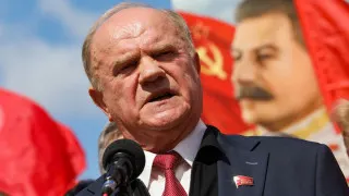 Лидер КПРФ Геннадий Зюганов на заседании Госдумы заявил, что экономический провал в России может привести к событиям, похожим на 1917 год, и отметил, что блогер Виктория Боня в своем обращении к президенту подняла те же проблемы, о которых коммунисты давно говорят во власти.