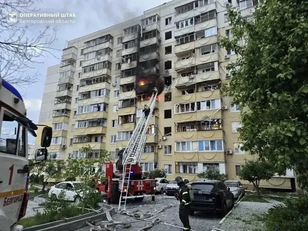 За ночь — гибель и эвакуации после ударов БПЛА, очередной пожар на промышленном объекте, массовые перехваты воздушных целей, законопроект о смягчении наказаний и указ о льготах для участников СВО. Также в региональных сводках — штраф для журналистки и крупный пожар в промзоне.