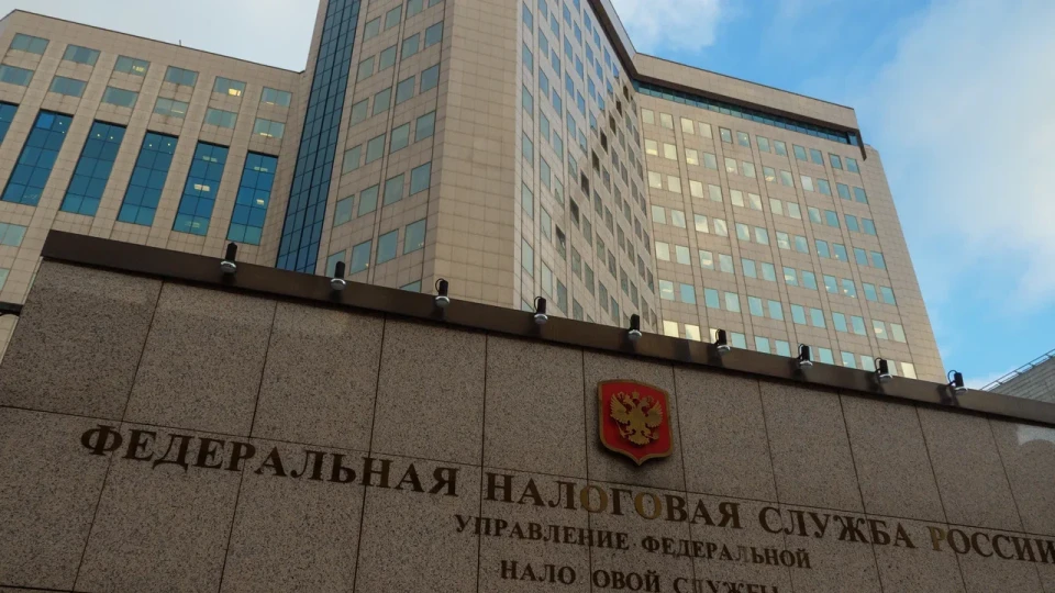 Налоговики активнее пресекают практику закрытия и повторного открытия ИП для «обнуления» лимитов по НДС. За попытки оптимизации грозят доначисления, пени и штрафы на фоне резкого роста дефицита федерального бюджета.