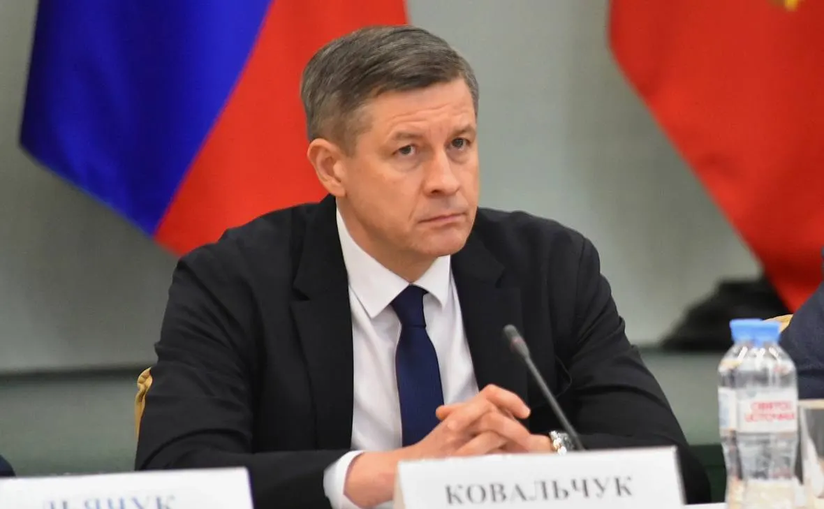Врио губернатора Егор Ковальчук подписал указ об отставке регионального кабинета. Новый состав правительства пока не представлен. Ранее также последовали отставки губернаторов Белгородской и Брянской областей.