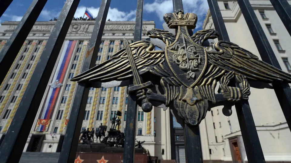 Военное ведомство хочет получать в распоряжение акции, земельные участки, технику и оборудование национализированных компаний, занятых в строительстве и производстве стройматериалов, чтобы оперативно использовать их для выполнения гособоронзаказа.