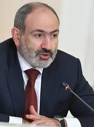 Премьер-министр Армении пообещал компенсировать убытки производителей, столкнувшихся с препятствиями при поставках в Россию, пообещал помощь в повышении качества продукции и рассказал о переговорах по альтернативным рынкам сбыта.
