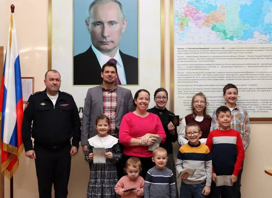 В 2025 году 1112 иностранцев получили специальные визы для переезда в Россию как лица, разделяющие традиционные духовно‑нравственные ценности; большинство — из Германии, Франции и США.
