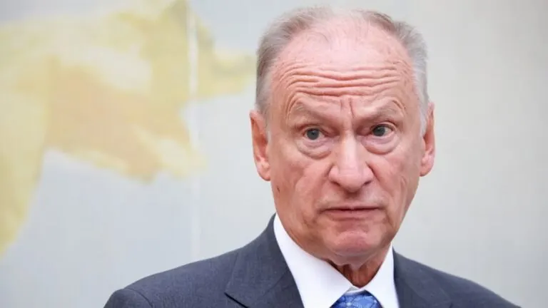 Российский чиновник оценил заявления польского министра как недооценку российской мощи и предупредил, что Москва применит весь доступный арсенал в случае эскалации, что может привести к исчезновению польской государственности в считанные дни.