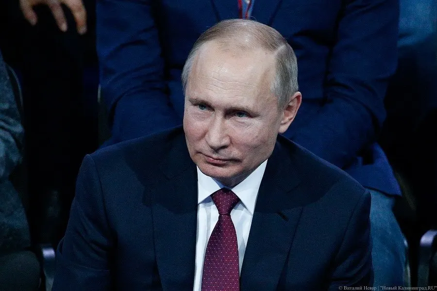 В рамках поручения по всей России планируется внедрить систему независимой оценки качества и условий оказания услуг в социальной сфере через Госуслуги; данные будут передаваться на Единый портал госуслуг, доклад — до 1 февраля 2027 года.