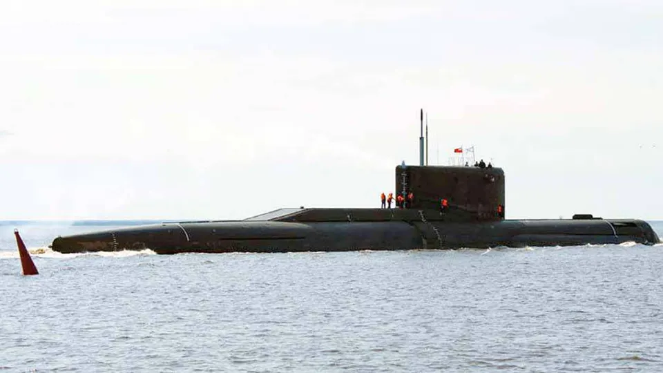 По данным западных разведок, российские военные могут разрабатывать систему подводных шахт для ракет, способных нести ядерные боеголовки; проект вызывает вопросы как с точки зрения эффективности, так и технической реализуемости.