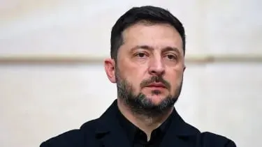 Президент Украины заявил о продолжающихся атаках со стороны России: более 150 штурмовых действий, свыше сотни обстрелов и почти 10 тысяч ударов дронов за сутки; Киев обещает зеркальный ответ при эскалации.