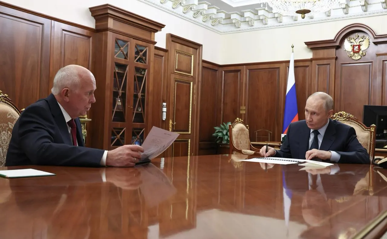 Руководство доложило президенту о сдвиге сроков: серийный старт обеих моделей ожидается только в следующем году, а планы по объёмам производства пересмотрены.
