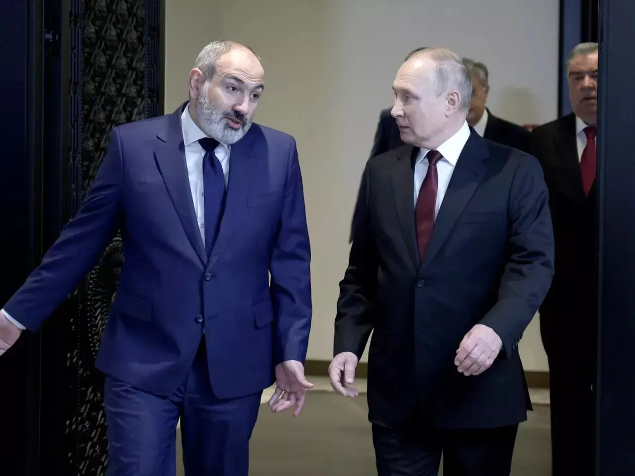 Премьер-министр Армении заявил, что Ереван не вступит в санкционный режим Евросоюза в отношении России, но при этом не будет помогать обходить ограничения.