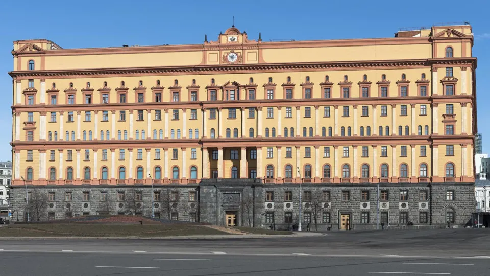 Руководитель Пограничной службы заявил о нарушениях договорённостей по границе, росте провокаций и ухудшении обстановки на западных рубежах России; Москва готовится к разным сценариям и принимает правовые и военные меры.