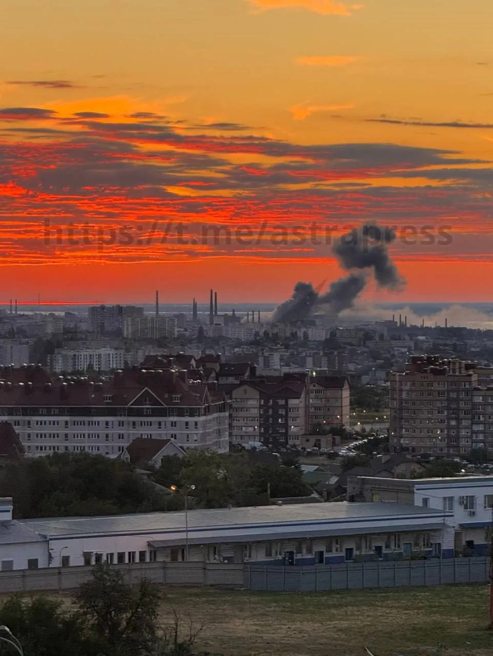За ночь — атака на завод в Волгограде с пострадавшими, массовые перехваты беспилотников, удары и жертвы на юго-востоке, а также несколько резонансных решений властей по памятникам и реестрам.