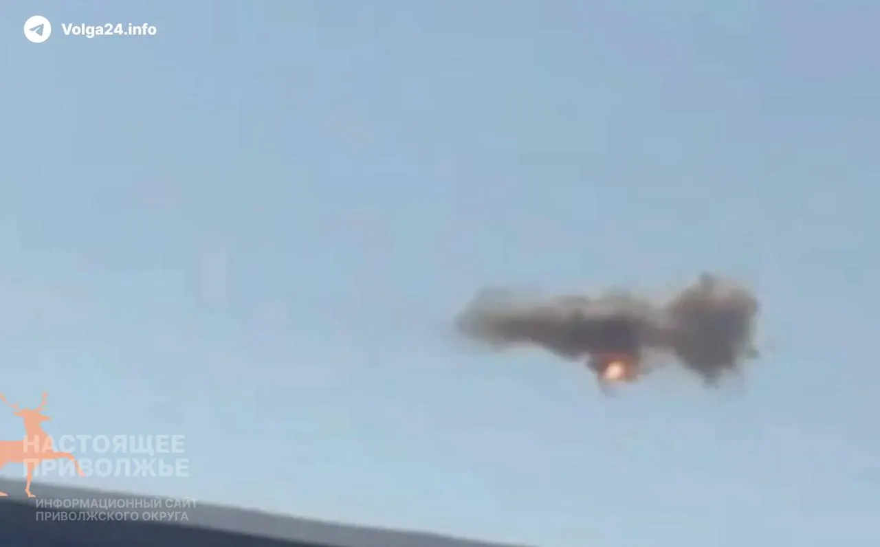 8 июня ПВО сбили БПЛА над Нижегородской областью. Из‑за угрозы воздушного нападения аэропорт приостановил работу: рейсы выполняются только по согласованию с военными. В тот же день по стране перехватили 124 дрона.