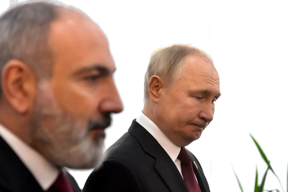 Путин направил поздравление премьер-министру Армении, подчеркнув дружественный характер двусторонних отношений и заинтересованность в их дальнейшем развитии; на фоне этого сохраняется напряжённость из‑за недавних политических заявлений и временных торговых ограничений.