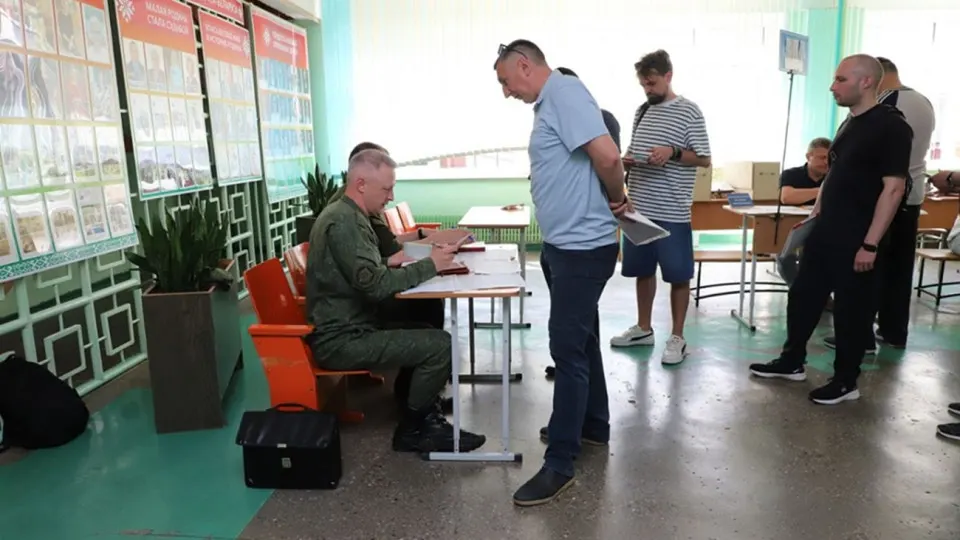 Минобороны Беларуси объявило о плановых учениях по мобилизации в приграничной Гродненской области; одновременно источники сообщают о нарастающем давлении со стороны Москвы с требованием участия Минска в эскалации конфликта.