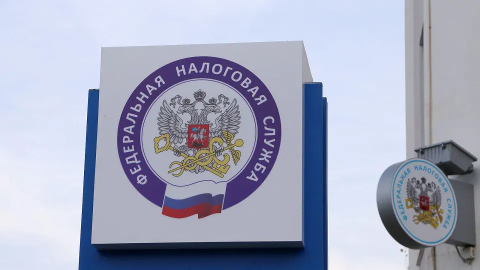 Проект по смягчению налоговой реформы распространяется только на УСН: владельцы патентов остаются под новыми, более низкими порогами по НДС, что особенно ударит по микробизнесу.