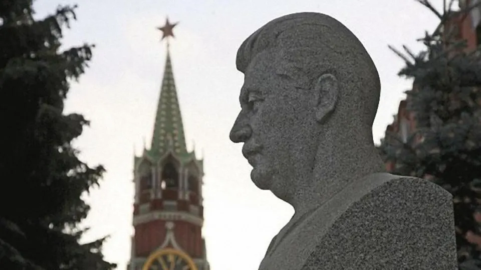 Длительное отсутствие главы Центробанка и разговоры о возможной отставке правительства породили версии о грядущих кадровых рокировках и сдвиге вектора экономической политики в сторону мобилизационного управления.
