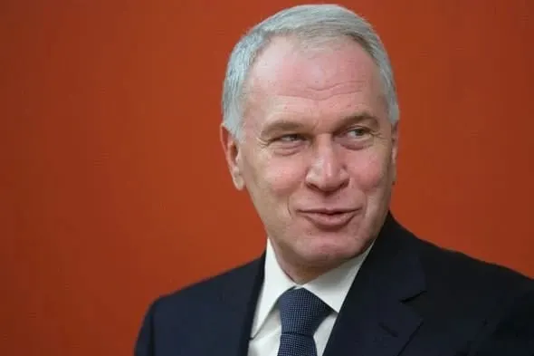Президент подписал указ о награждении Юрия Ковальчука за вклад в социальные проекты, сохранение культурных ценностей и благотворительность. Ранее он уже получал орден IV степени.