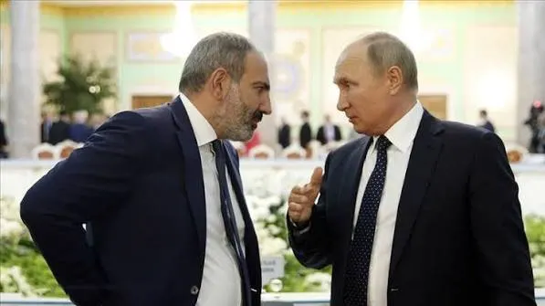 Премьер Армении провёл телефонный разговор с российским президентом и заявил, что ограничения на поставки армянских товаров противоречат нормам ЕАЭС; он призвал принять меры. Также обсуждалась возможность проведения в Армении общенационального референдума. Ограничения уже привели к снижению товарооборота на 21,5%.