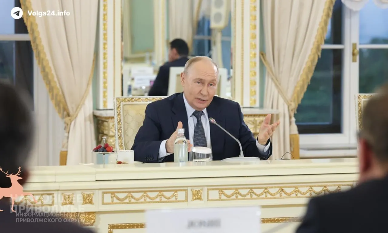 Президент заявил, что проблемы на внутреннем топливном рынке искусственно создаются извне и носят временный характер; экономика выдерживает шоки — ВВП вырос на 0,2% за первые пять месяцев, в мае +0,3%.