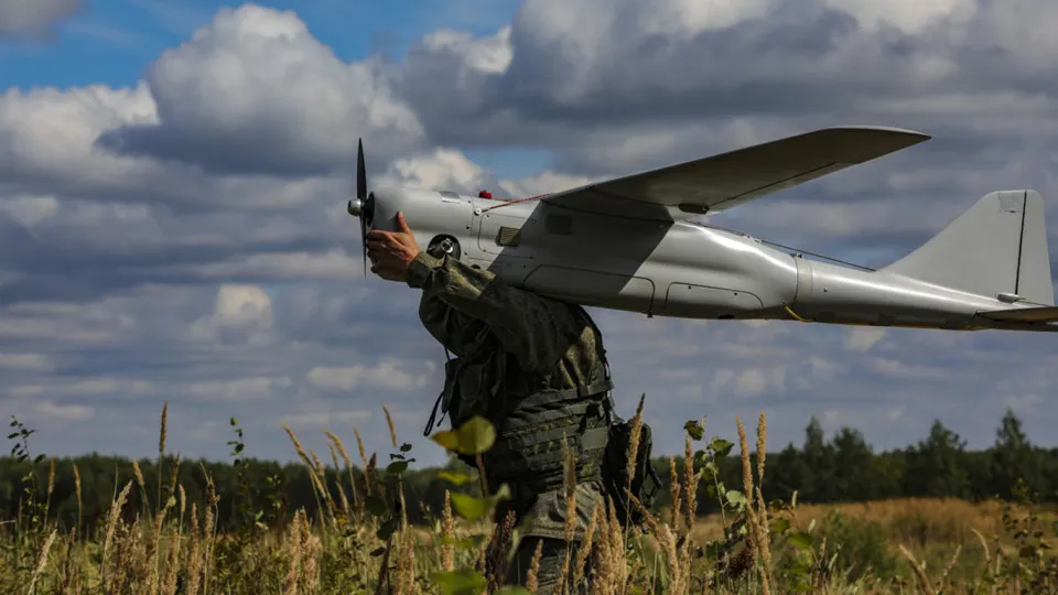 Документы и свидетельства указывают на многолетнее военно-техническое взаимодействие Китая и России: от совместной разработки «роевых» беспилотников до планов по подрыву функционирования спутниковых сетей, в том числе Starlink.