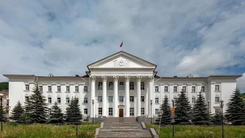 Камчатский краевой суд в Петропавловске‑Камчатском зарегистрировал уголовное дело о государственной измене против 68‑летнего Валерия Добровольского; ему избрана мера пресечения в виде домашнего ареста.
