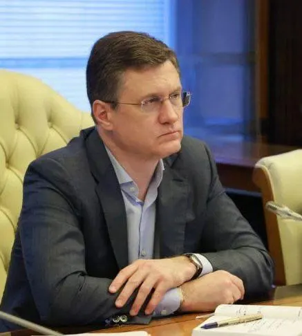 Александр Новак провёл 7 июля совещание и призвал власти и отраслевые компании усилить ежедневный мониторинг и координацию, чтобы не допустить локальных сбоев в поставках топлива.