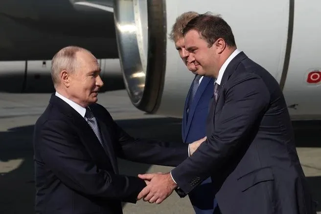 На рабочей встрече обсуждали экономику, крупные инфраструктурные проекты, поддержку участников СВО и решение накопившихся социальных проблем региона.