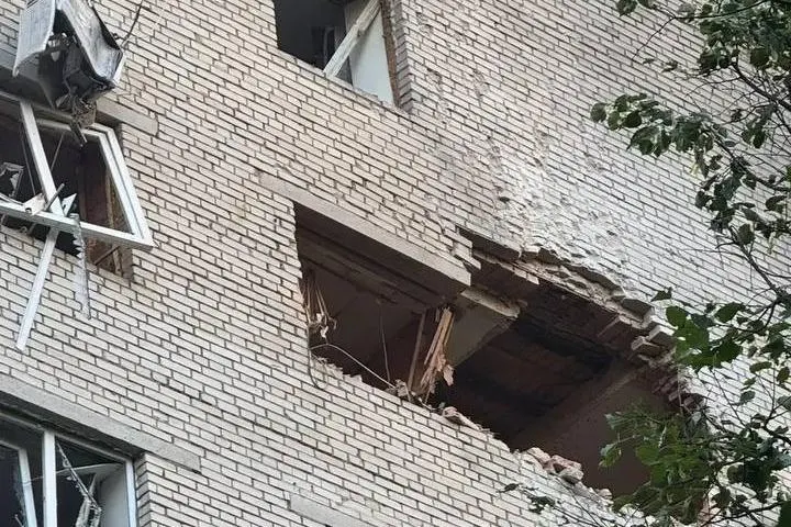 Ночной удар по поселку Пионерский в Истринском районе: один дрон упал, загорелись частные дома — власти сообщают о погибших и пострадавших.