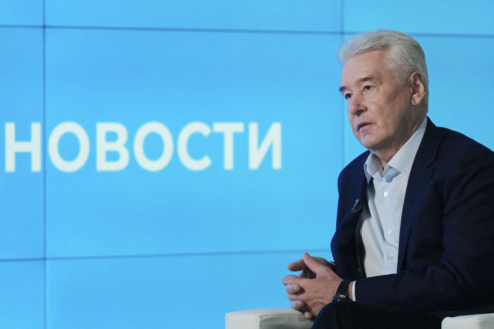 Мэр Москвы заявил, что призывы развернуть экономику под нужды войны ведут к разрушению мирной экономики, налогов и доходов граждан, что препятствует победе.