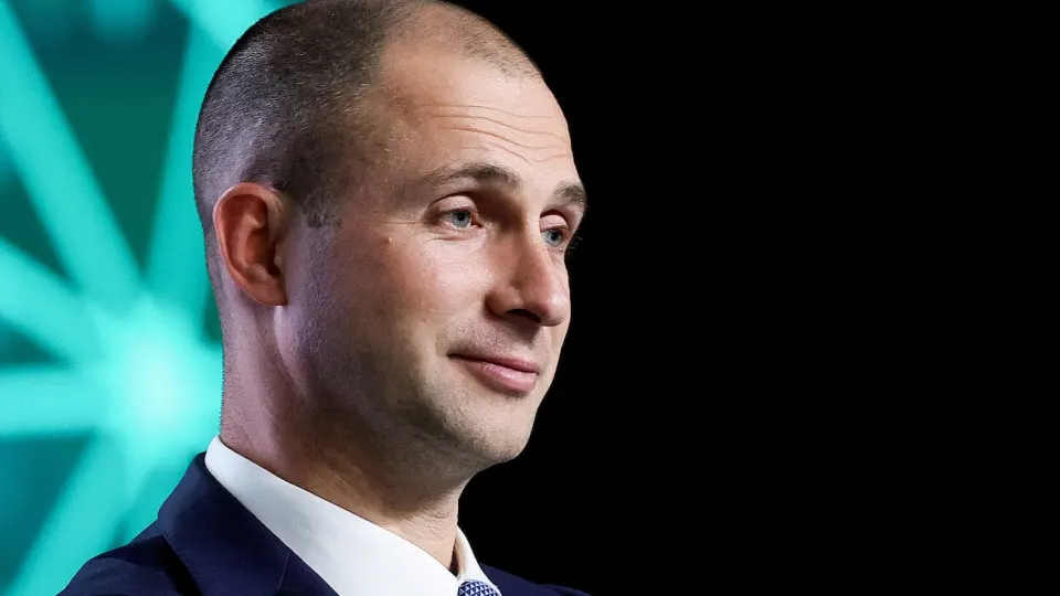 VK продолжает работать в убытке: за 1 полугодие 2026 года чистый убыток достиг 3,8 млрд руб, во II квартале прибыль оказалась символической из-за продажи части актива; совокупный убыток за годы близок к 200 млрд руб.