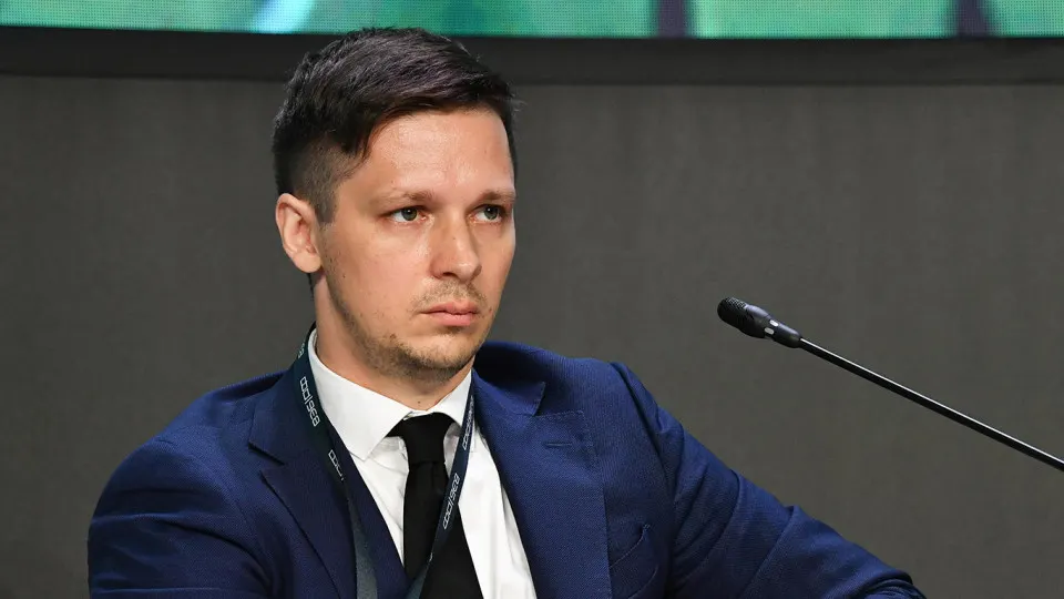 Государственный сектор растёт, обсуждаются налоговые реформы и прогнозируемый дефицит бюджета на фоне экономических вызовов.